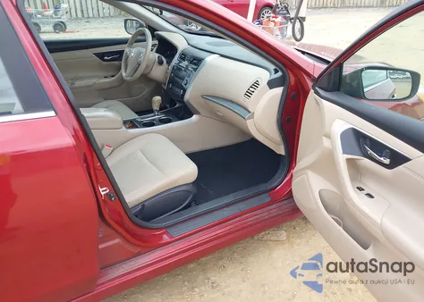 2015 Nissan Altima 2.5 S из США, поврежденный, VIN 1N4AL3APXFC248410